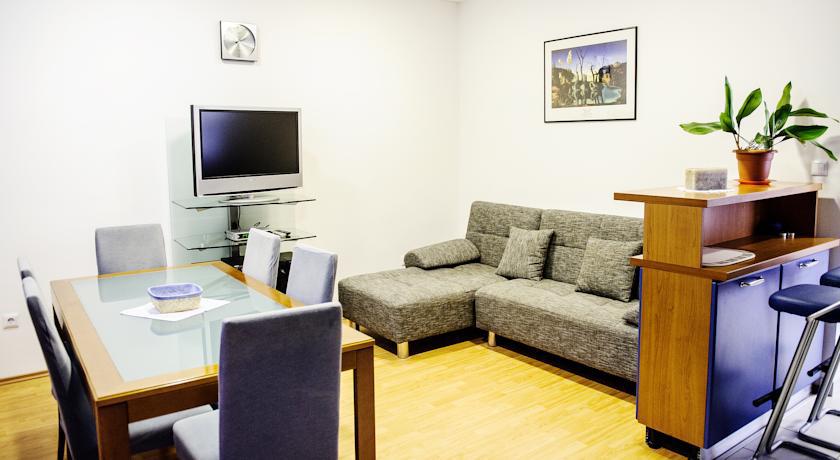 Apartments Slava Petricevic Podstrana Pokój zdjęcie